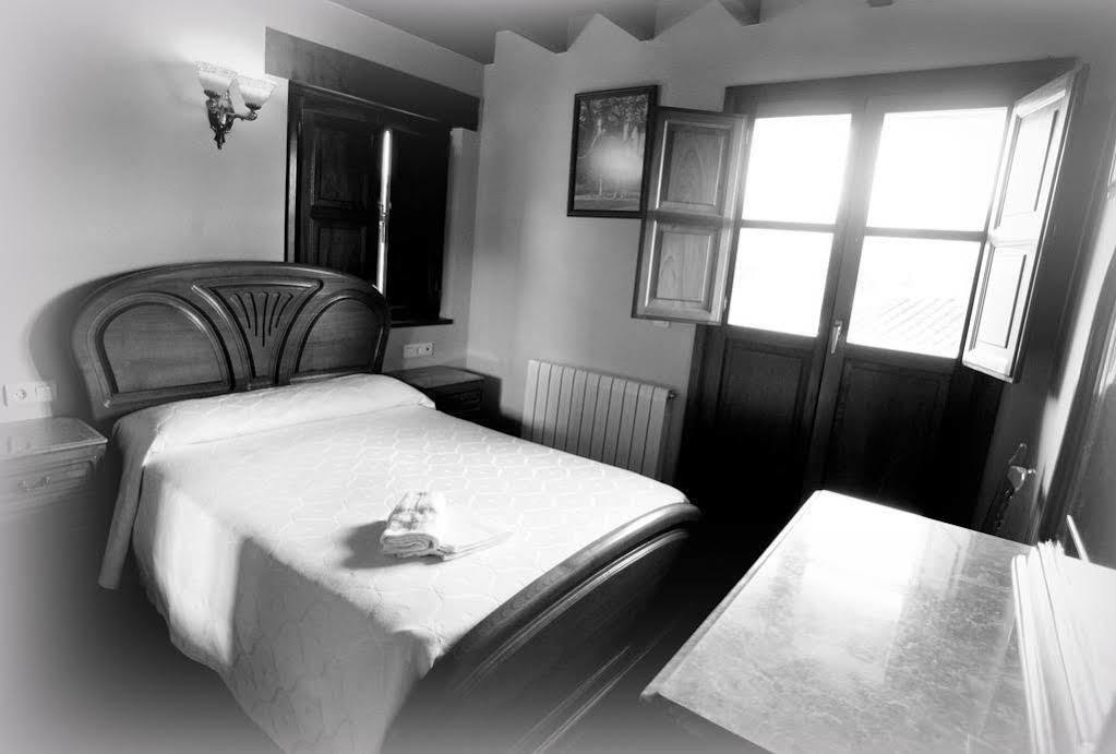 La Vega Hotell La Vega de los Caseros Exteriör bild